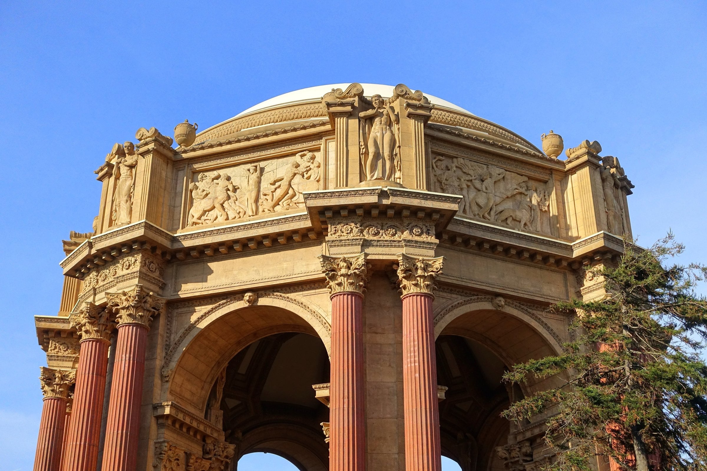 Palace of Fine Arts rotunda and colonnade in sunshine